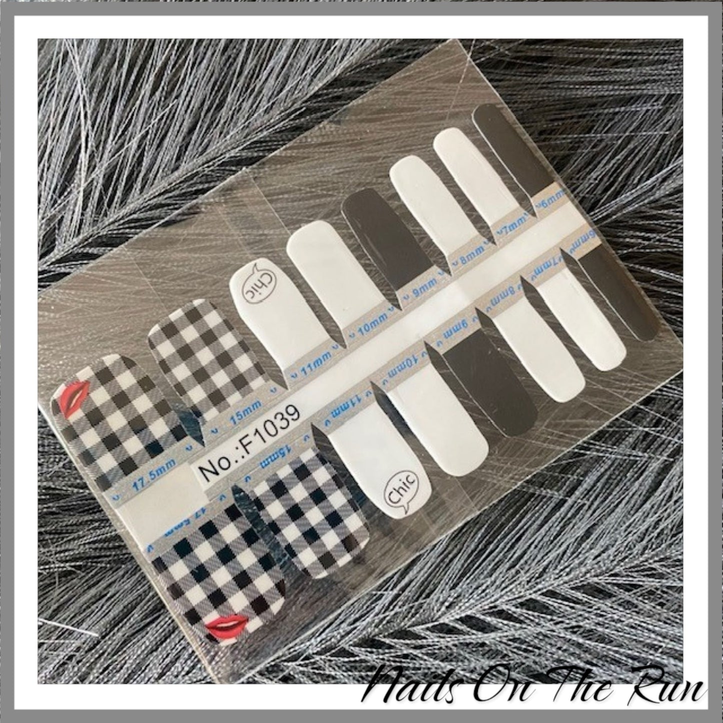Chic Check Toe Wraps